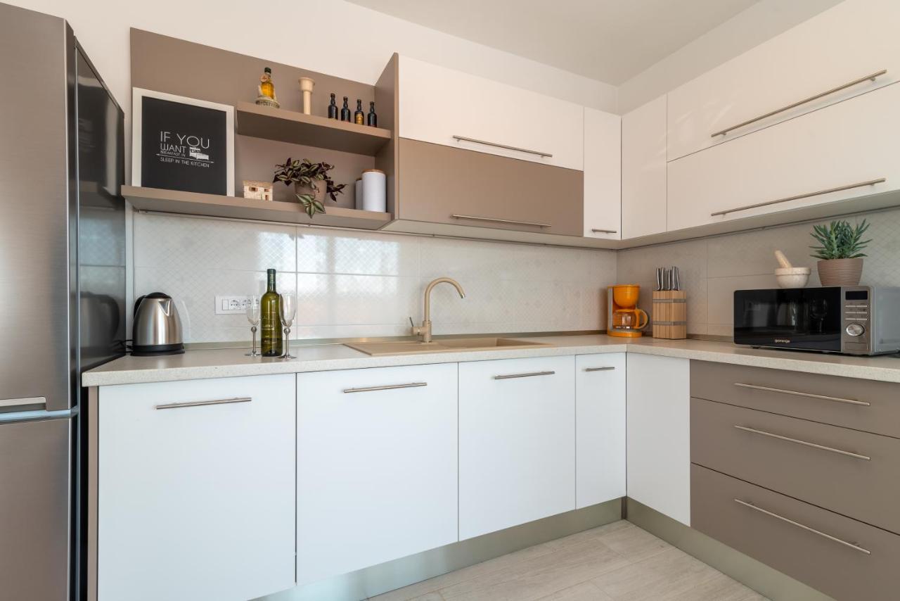 Apartman Lotos Trogir Exterior foto