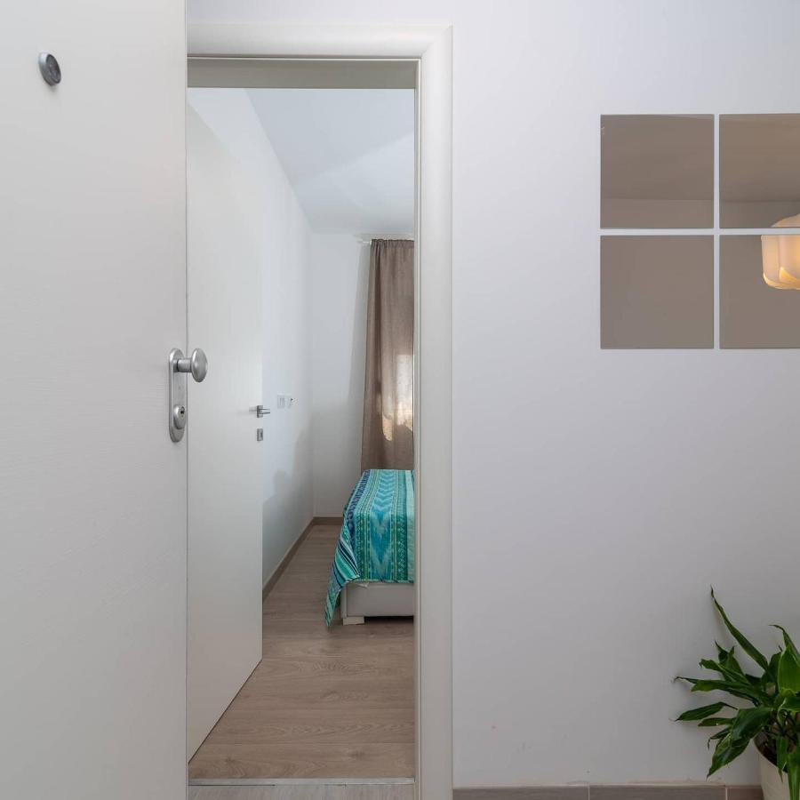 Apartman Lotos Trogir Exterior foto