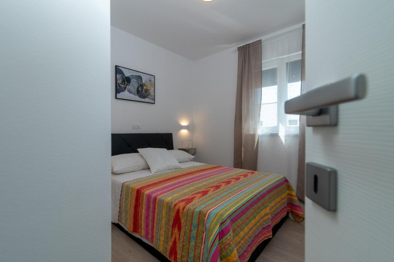 Apartman Lotos Trogir Exterior foto